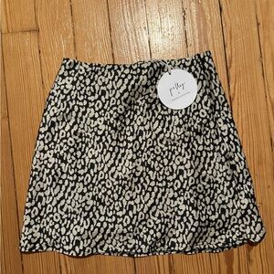 Stylish Black and White Patterned Skirt